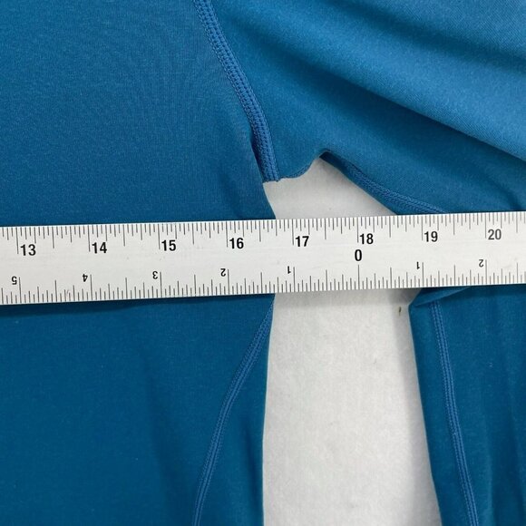 Fabletics Active Shirt Women's Sz S /6 Blue Crew Neck Fitted Thumbholes Stretch - Picture 3 of 12